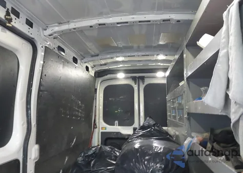 2018 Ford Transit-250 z USA, uszkodzony, nr VIN 1FTYR2CG7JKA03108